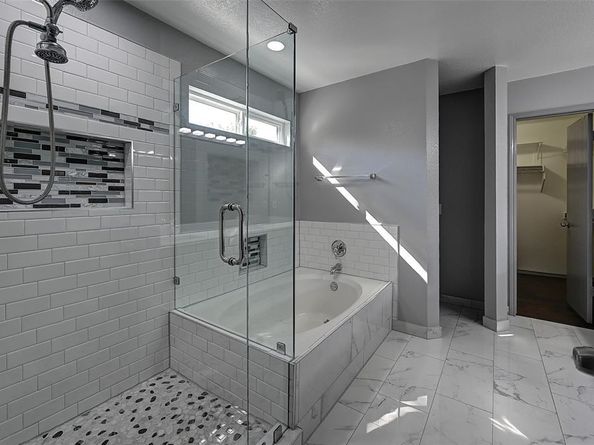 7018  Petty Lane , Dallas Texas 75217