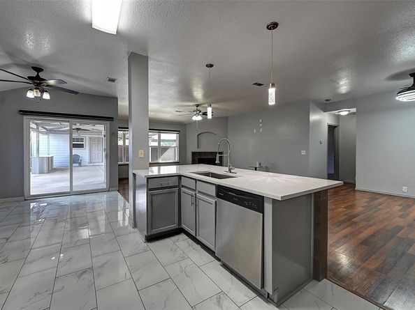 7018  Petty Lane , Dallas Texas 75217
