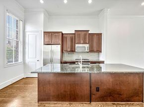751 S Cesar Chavez Boulevard , Dallas Texas 75201