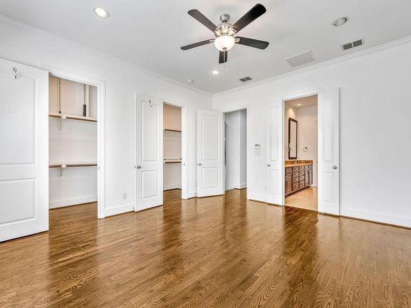 751 S Cesar Chavez Boulevard , Dallas Texas 75201