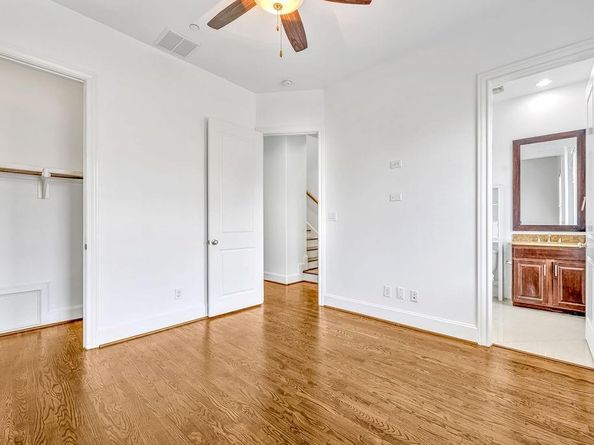 751 S Cesar Chavez Boulevard , Dallas Texas 75201
