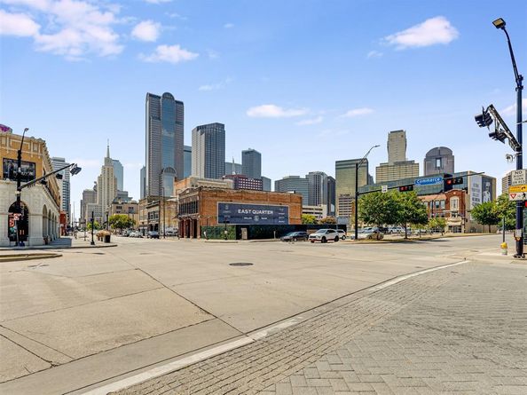 2080  Kelly   110, Dallas Texas 75215