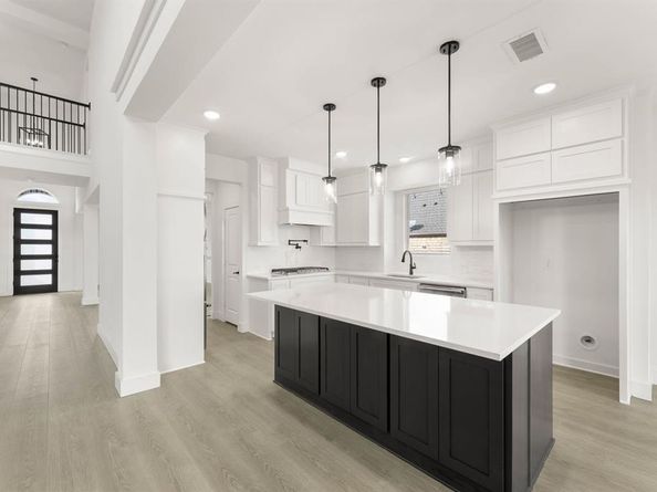 804  Hidden Lakes Drive , DeSoto Texas 75115