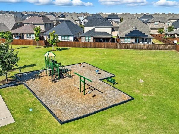 812  Davids Way , Allen Texas 75013
