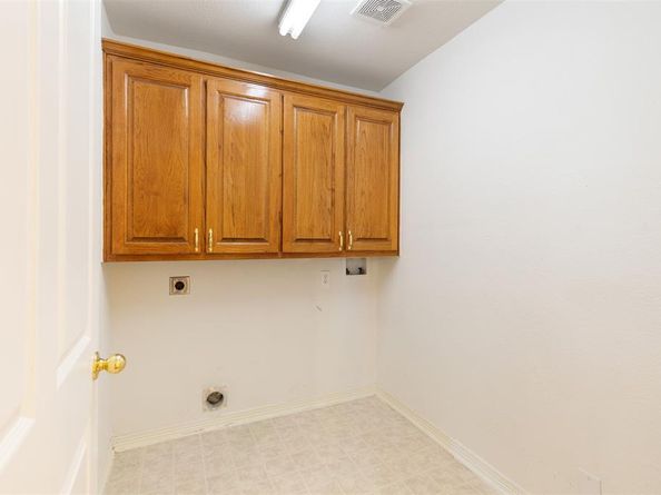 2219  Pecan Grove Court , Dallas Texas 75228