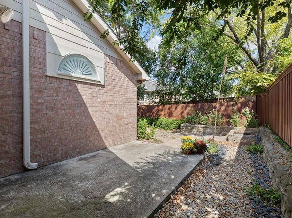 2219  Pecan Grove Court , Dallas Texas 75228