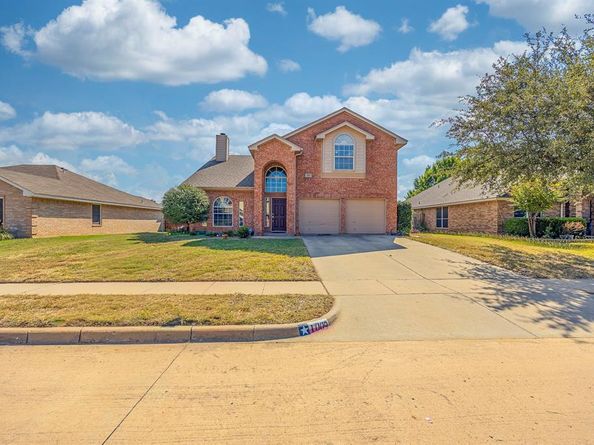 1009  Windsor Drive , Saginaw Texas 76179