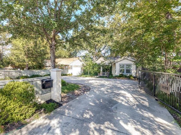 1432  Sylvan Avenue , Dallas Texas 75208