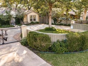 1432  Sylvan Avenue , Dallas Texas 75208