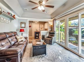 1432  Sylvan Avenue , Dallas Texas 75208
