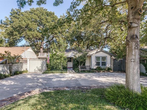 1432  Sylvan Avenue , Dallas Texas 75208