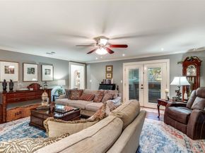 1432  Sylvan Avenue , Dallas Texas 75208