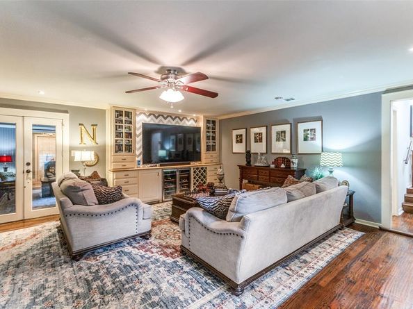 1432  Sylvan Avenue , Dallas Texas 75208
