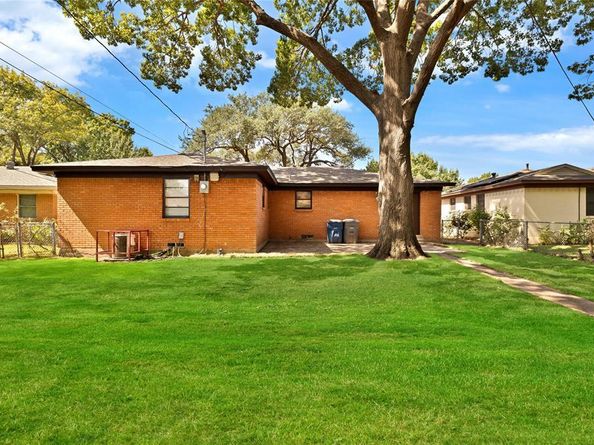 6468  Seco Boulevard , Dallas Texas 75217