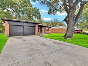 6468  Seco Boulevard , Dallas Texas 75217