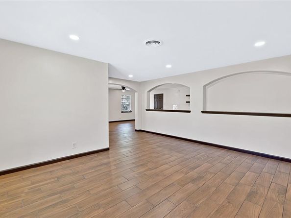 6468  Seco Boulevard , Dallas Texas 75217