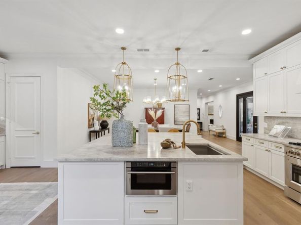 6  Saint Laurent Place , Dallas Texas 75225