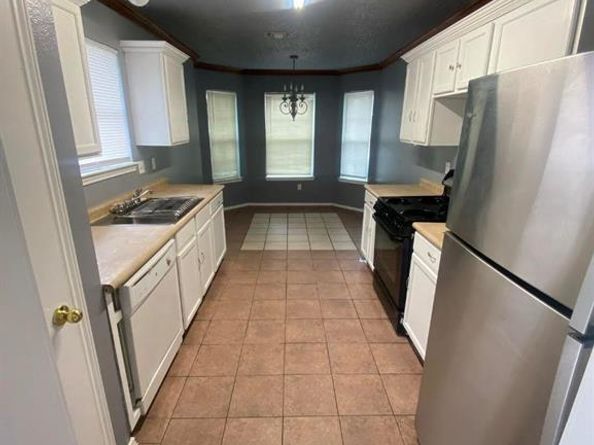 1021  Stella Street , Fort Worth Texas 76104