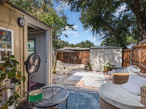 13611  Flagstone Lane , Dallas Texas 75240