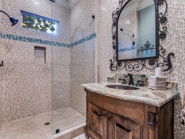 7502  Caruth Boulevard , Dallas Texas 75225