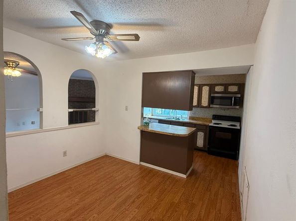 1310  Whiteoak Drive , Garland Texas 75040