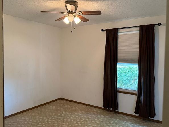 1310  Whiteoak Drive , Garland Texas 75040