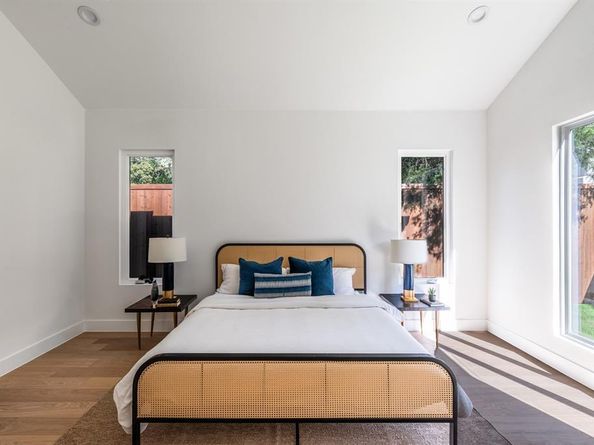 554  Kirkwood Drive , Dallas Texas 75218