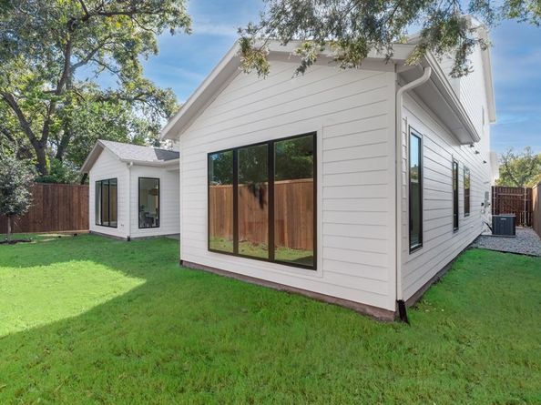 554  Kirkwood Drive , Dallas Texas 75218