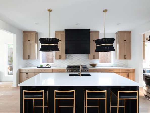 554  Kirkwood Drive , Dallas Texas 75218