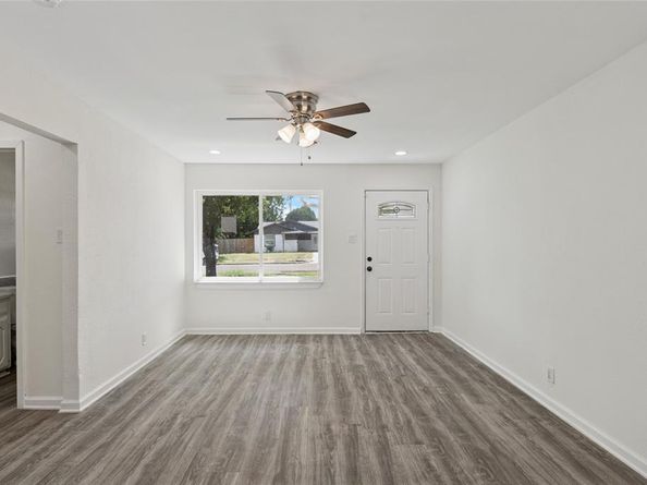 2413  Muret Street , Irving Texas 75062