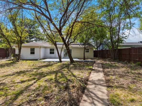 2413  Muret Street , Irving Texas 75062