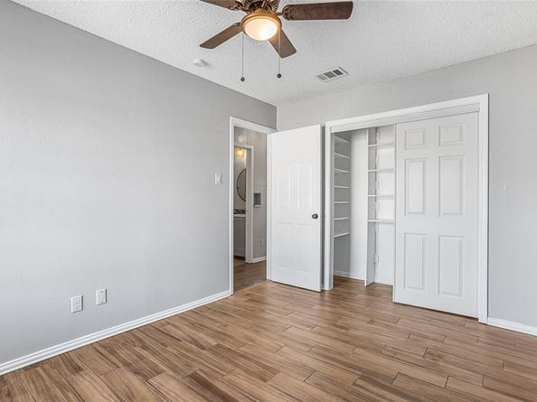 5712  Twin Oaks Drive , Haltom City Texas 76148