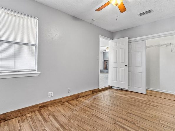 5712  Twin Oaks Drive , Haltom City Texas 76148