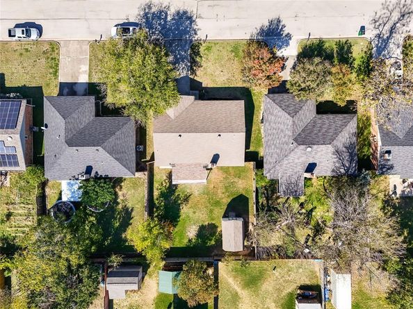 5712  Twin Oaks Drive , Haltom City Texas 76148