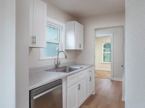 628 S westmoreland Road , Dallas Texas 75211