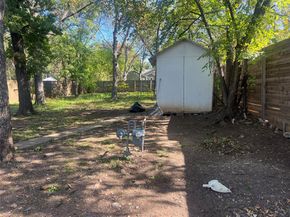 628 S westmoreland Road , Dallas Texas 75211