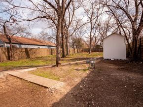 628 S westmoreland Road , Dallas Texas 75211