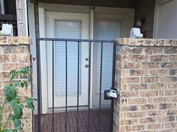9835  Walnut Street  107, Dallas Texas 75243