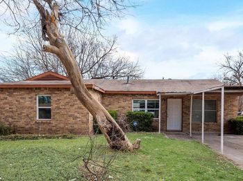 3864  Castle Hills Drive 