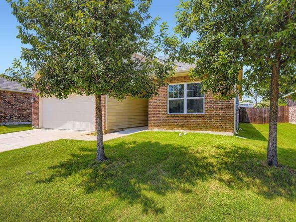 421  Starboard Drive , Crowley Texas 76036