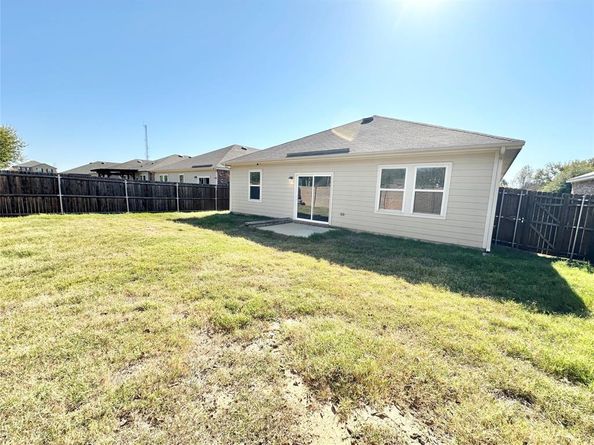 421  Starboard Drive , Crowley Texas 76036