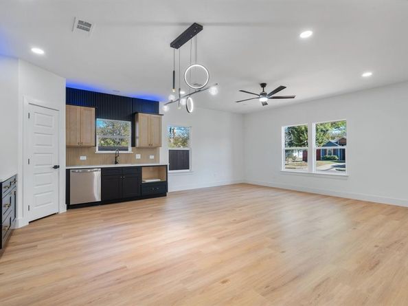 3937  Hancock Street , Dallas Texas 75210