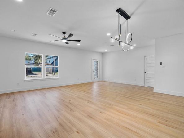 3937  Hancock Street , Dallas Texas 75210