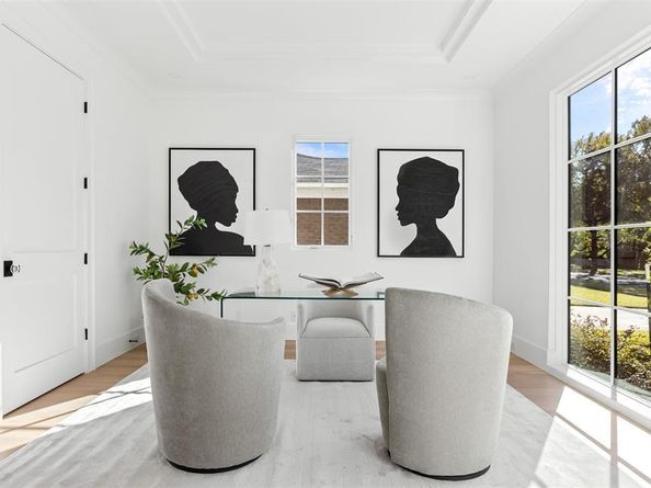 9826  Mixon Drive , Dallas Texas 75220