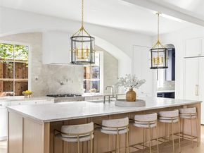 9826  Mixon Drive , Dallas Texas 75220