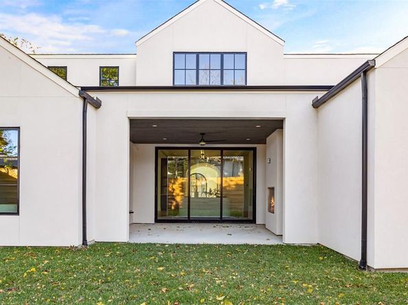 9826  Mixon Drive , Dallas Texas 75220