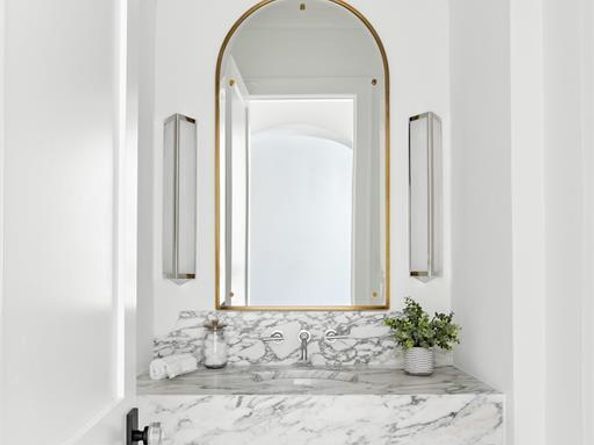 9826  Mixon Drive , Dallas Texas 75220