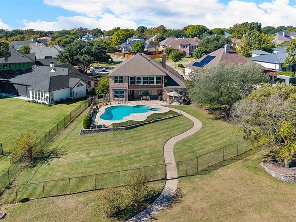 6118  Lincolnshire Court , Rowlett Texas 75087