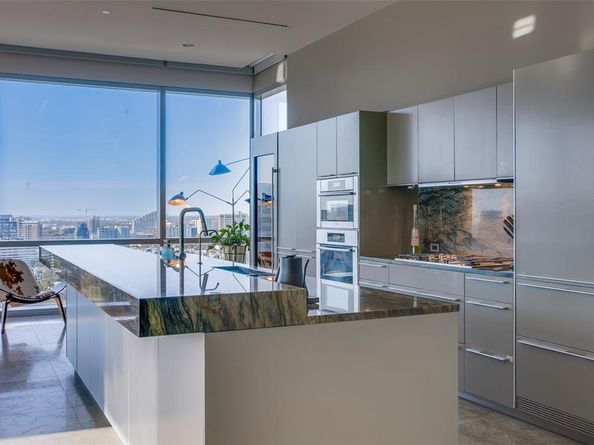 1717  Arts Plaza  1915, Dallas Texas 75201