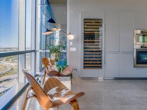 1717  Arts Plaza  1915, Dallas Texas 75201